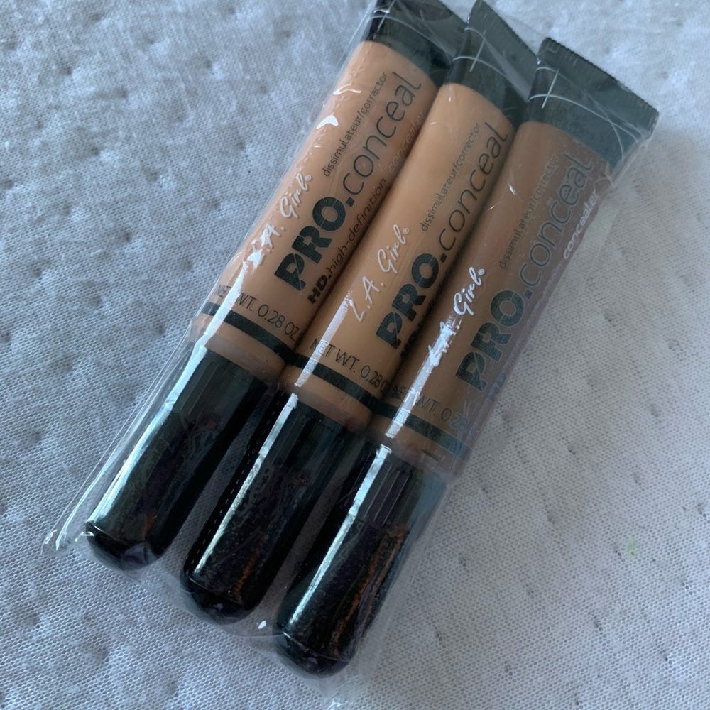 Concealer - Picture 2 of 3